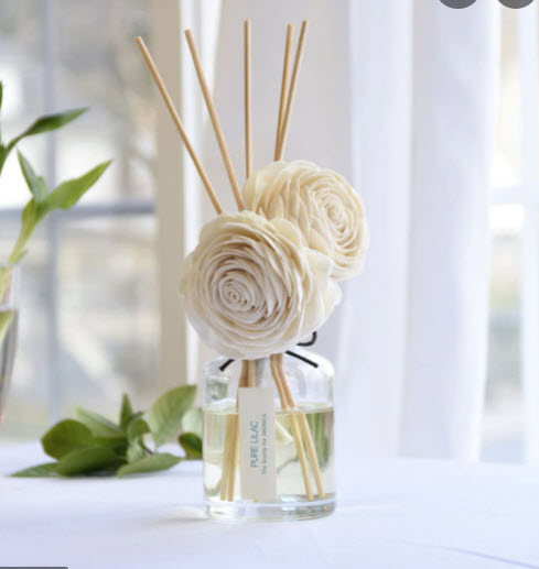 SOLA FLOWERS WITH RATTAN REED