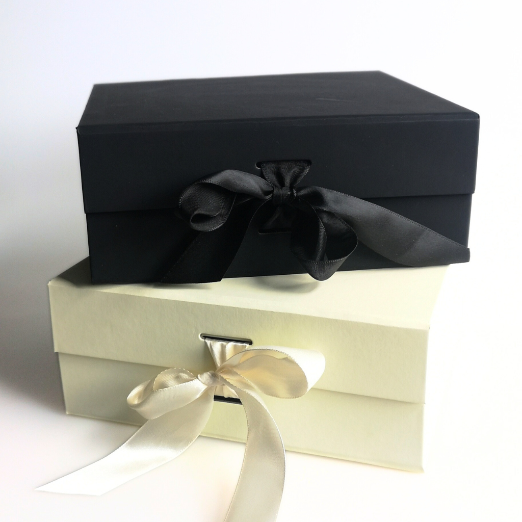FLAT-PACKED GIFT BOX with RIBBON