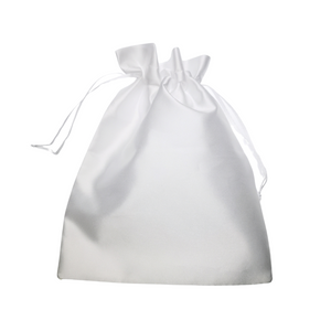 Sacs en satin avec fermeture de cordes