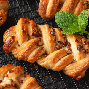 MAPLE & PECAN PLAIT