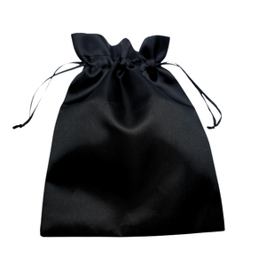 Sacs en satin avec fermeture de cordes