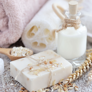 <tc>LOTUS & WHITE MUSK</tc>